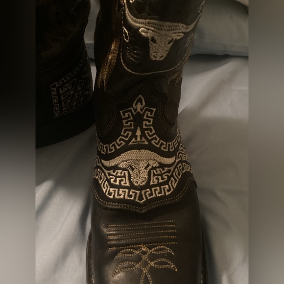 Brand new boots - Picture 4 of 4